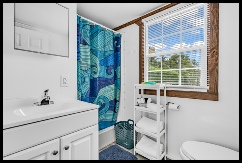 Aqua Lodge Bathroom