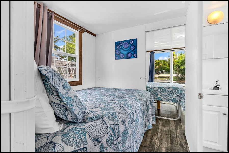 Aqua Lodge Side Bedroom