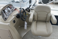 Sun Chaser 24 Pontoon Captain Seat and Console