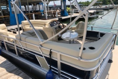 Sun Chaser 20 Pontoon Console View