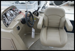 Sun Chaser 24 Pontoon Captain Seat and Console